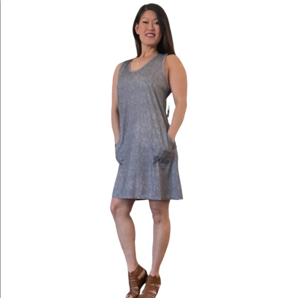 NWT Women's Mountain Hard Wear Everyday Perfect Dress - Size M